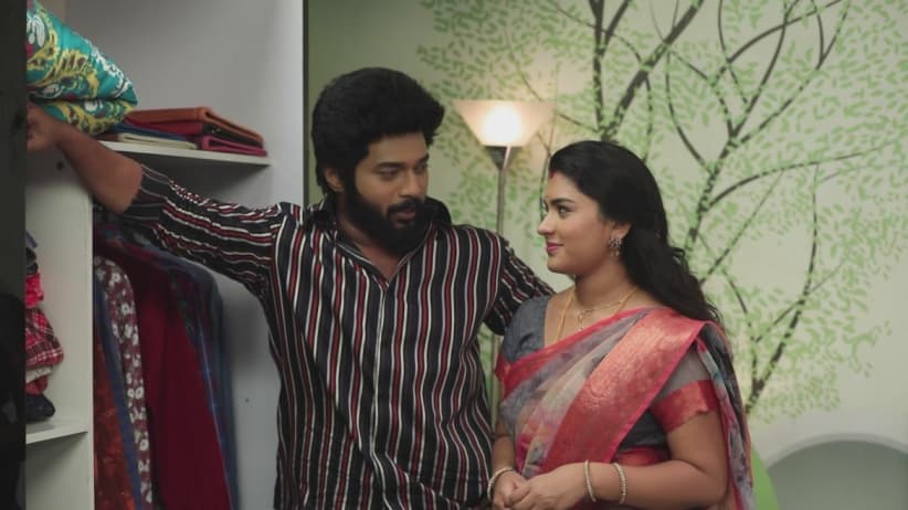 Ganeshan brings Parvathy's belongings - Sembaruthi