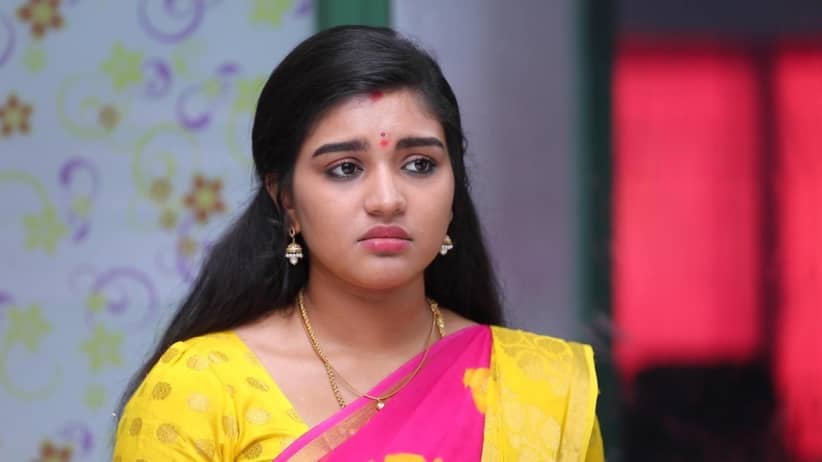 Rajeshwari meets Akhila - Sembaruthi