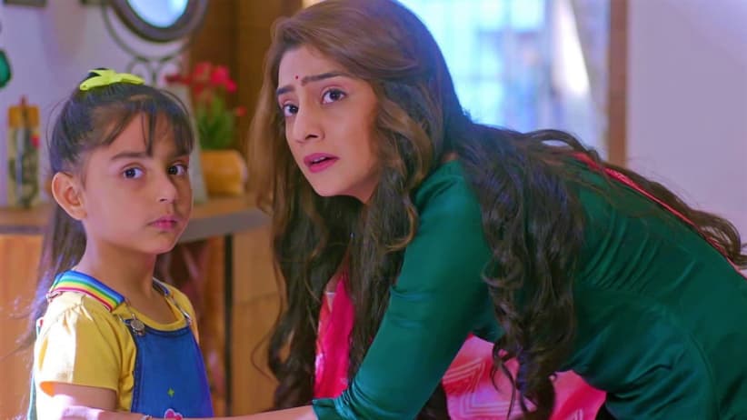 Kuldeep’s car rams into his mother - Kyun Rishton Mein Katti Batti