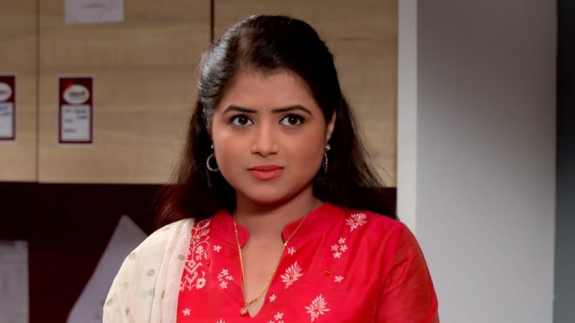 Manu and Aniket to tell their families the truth - Pahile Na Me Tula