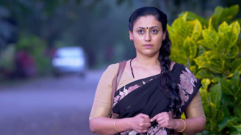 Mili avoids Meera - Manampole Mangalyam
