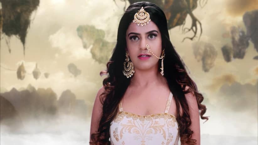 Shivani meets Thrikkala Muni - Naagini 2