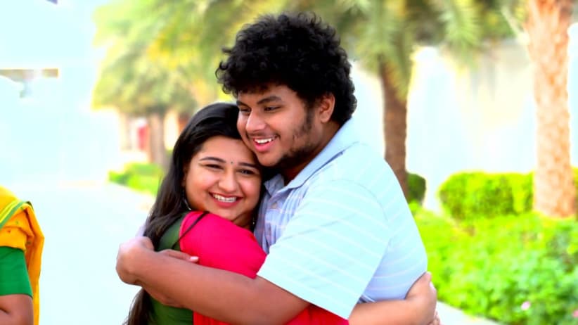 Omkar's surprise delights Shaku and Sweetu - Yeu Kashi Tashi Me Nandayla