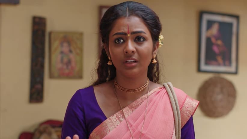 Shyama sings a song thinking about Akhil - Krishna Tulasi