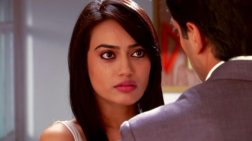 Asad's support makes Zoya emotional