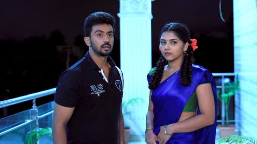 The anklets' sound startles Kamali and Rishi