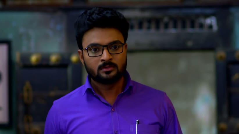 Dimple gets worried on seeing Devi Singh's sketch - Devmanus