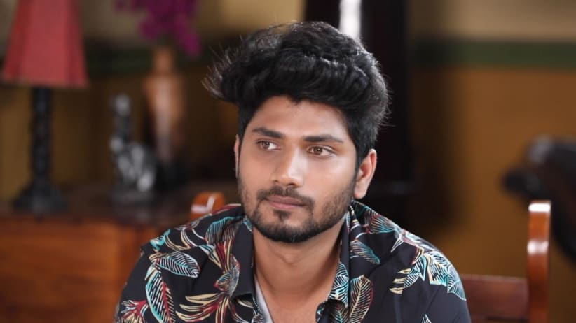 Abhirami decides to stich a shirt for Sanjeev - Rettai Roja