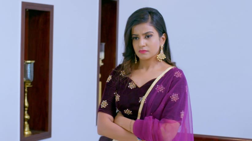 Shivani caught in Digvijay's trap - Naagini 2
