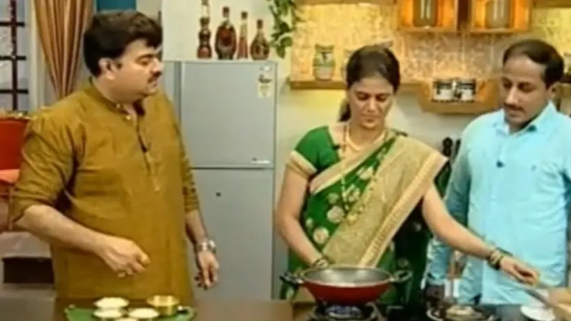 Aamhi Saare Khavayye - Strawberry Modak and Paneer Rabdi - September 4, 2014