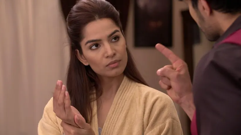 Abhi's driver, Babu, meets with an accident - Kumkum Bhagya