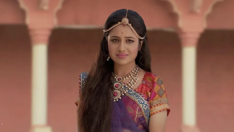 Jalal throws a knife towards Ataga - Jodha Akbar