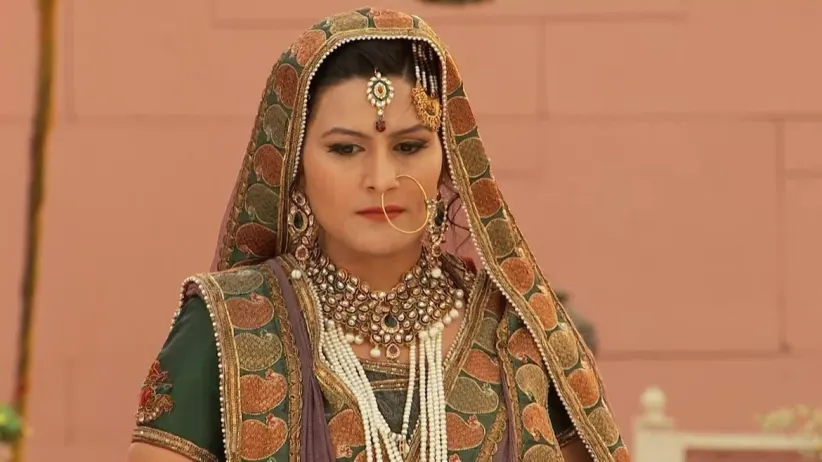 Adham plans on murdering Pir Muhammad - Jodha Akbar