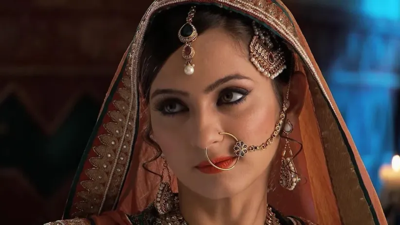 A drunken Jalal reaches Jodha's room - Jodha Akbar