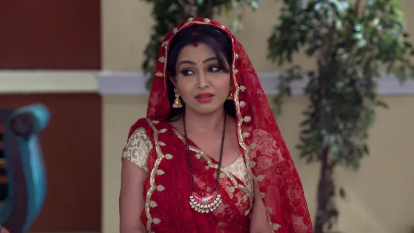 Vibhuti sells snacks on Prem’s cycle - Bhabi Ji Ghar Par Hai