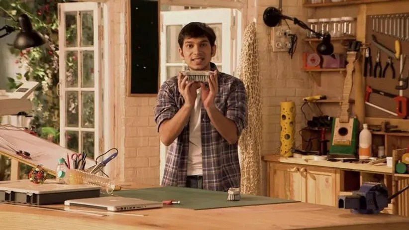 Learn how to build bristlebots