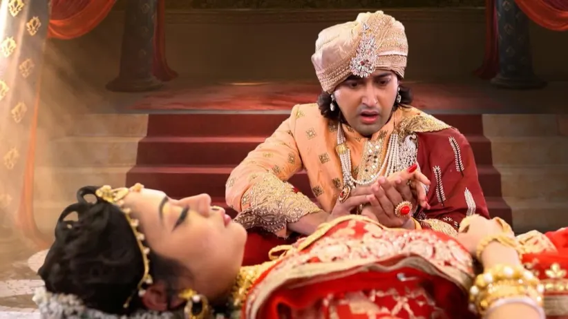 "Nakshatrajyoti tries to bring Parul back - Saat Bhai Champa Highlights"