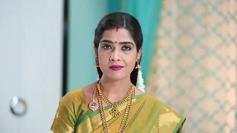 Parvathy cuts her hand for Aadithya! - Sembaruthi - Episode 312 - Full Episode
