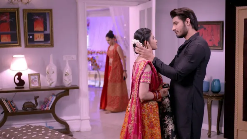 Purab and Disha's romantic moments - Kumkum Bhagya Highlights