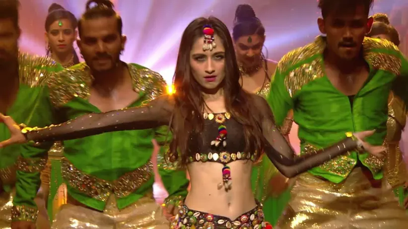 Sanjeeda Sheikh's hot performance - Diwali Special 2018