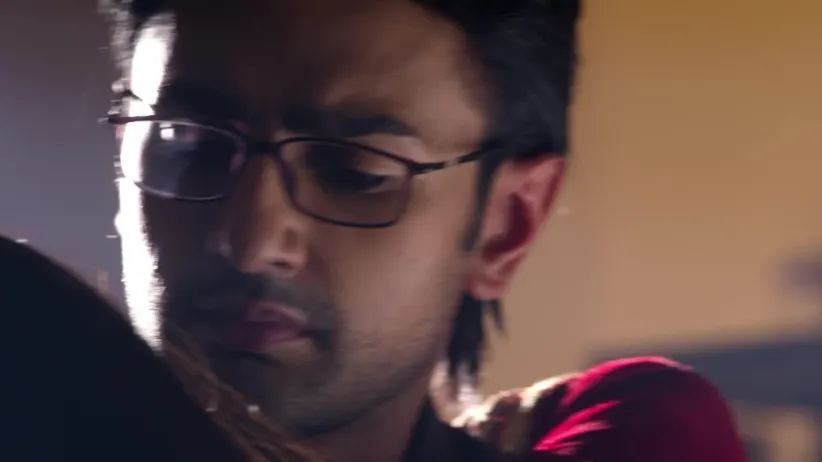 Guddan hugs Akshat - Guddan Tumse Na Ho Payega Highlights