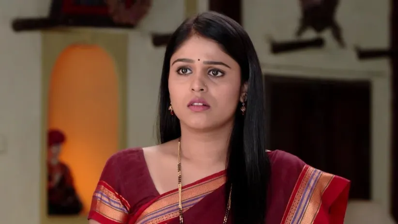 Ladoo Tries to Console a Crying Anjali