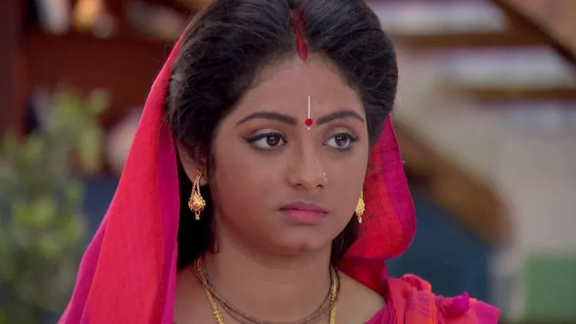 Shyama makes sandwich for everybody - Krishnakoli Highlights