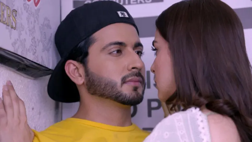 Preeta falls on Karan - Kundali Bhagya Highlights