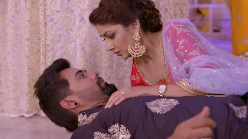 Pragya and Abhi get closer – Kumkum Bhagya Highlights