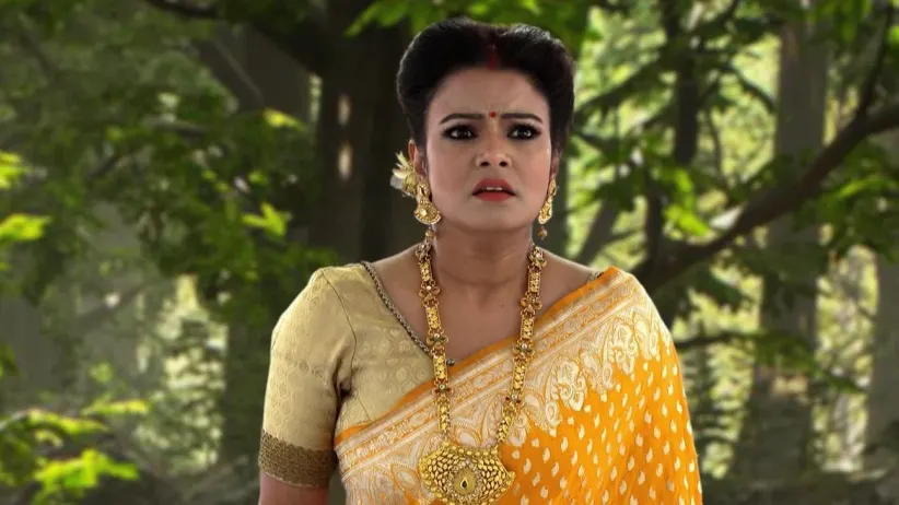 Parul fights the disguised evils - Saat Bhai Champa Highlights