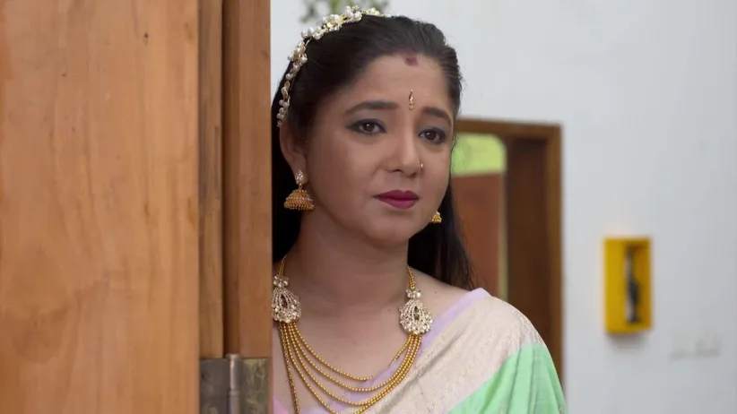 Akhila cancels Anand's marriage with Nandana - Chembarathi