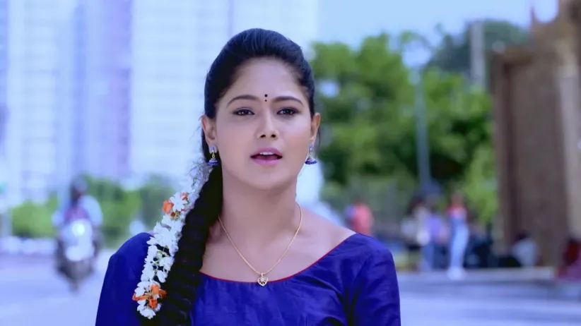 Disha Gets Locked out of Her Car - Paaru