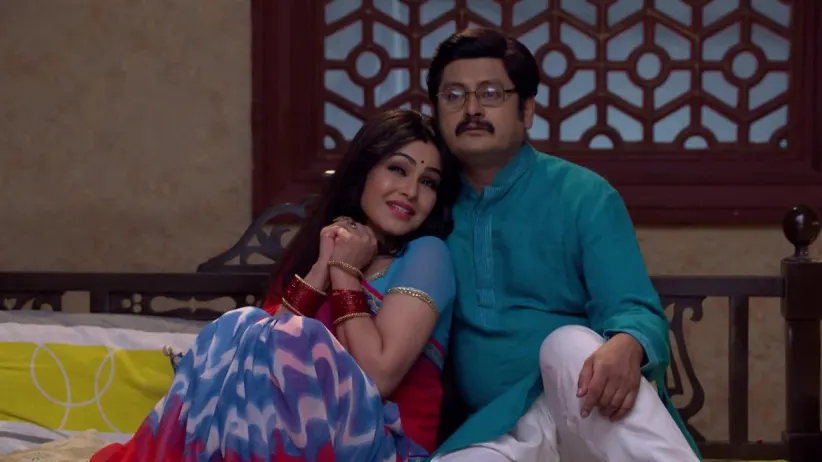 A hypnotised Manmohan does Vibhuti's bidding - Bhabi Ji Ghar Par Hai