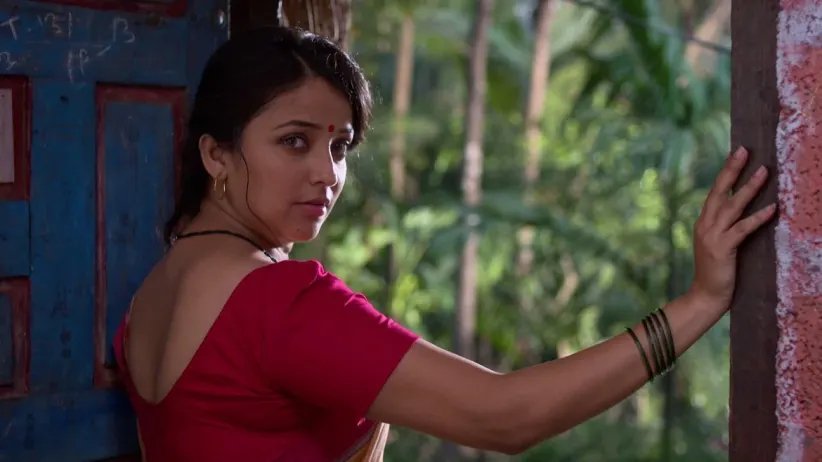 Anna is bewitched by Shewanta's beauty - Ratris Khel Chale 2