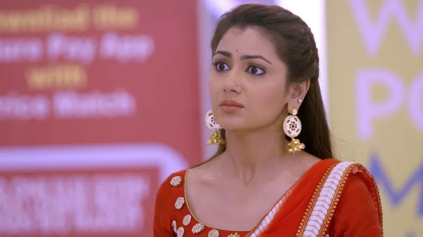 Pragya saves Abhi from getting shot - Kumkum Bhagya