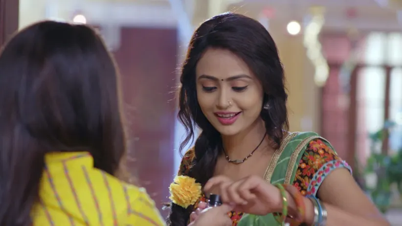 Vaidehi applies kajal on Madhav’s face - Main Bhi Ardhangini Highlights