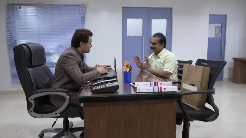 Nimkar meets Vikrant – Tula Pahate Re Highlights