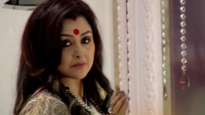 Nayan learns that a woman would kill herself - Trinayani