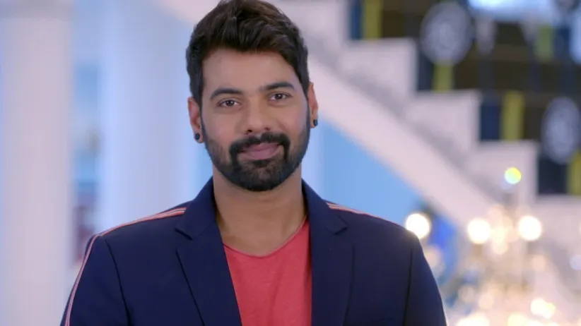 Prachi meets Abhi - Kumkum Bhagya