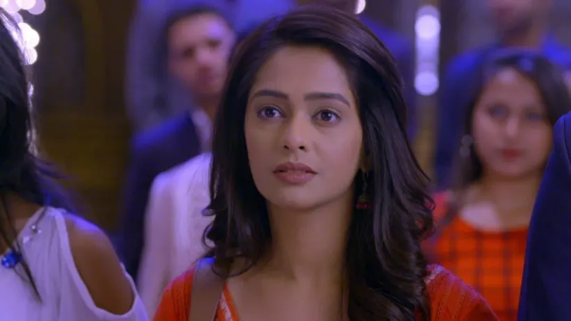 Abhi's speech moves Prachi - Kumkum Bhagya