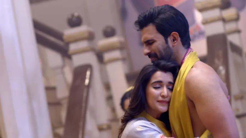 Siya begs Mohini to stop Ram's torture - Manmohini