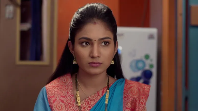 Rahul suspects that Sheetal is pregnant -  Lagira Zhala Jee