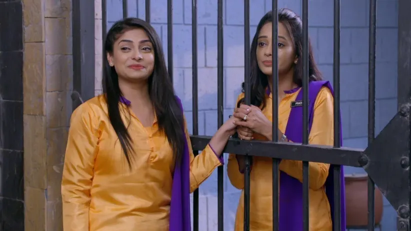 For Prachi, Abhi gets into a dispute with the cop - Kumkum Bhagya