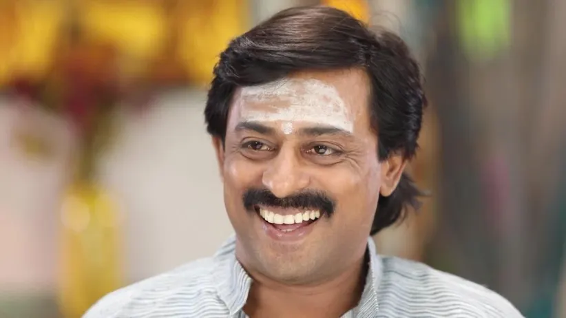 Muthurasan Observes Swetha’s Friends