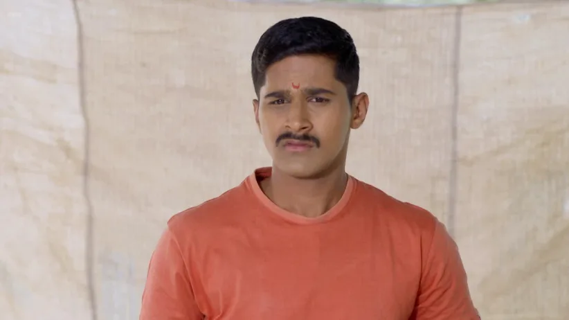 Sheetal and Pushpa's struggle to get Taisaheb's phone number - Lagira Zhala Jee