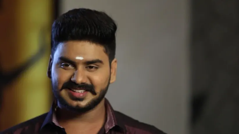 Gautham and Janani's early morning romance - Yaaradi Nee Mohini Highlights