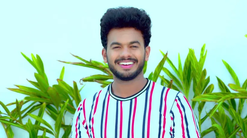 Paarvathi to Be a Part of a Demo Wedding Video - Paaru
