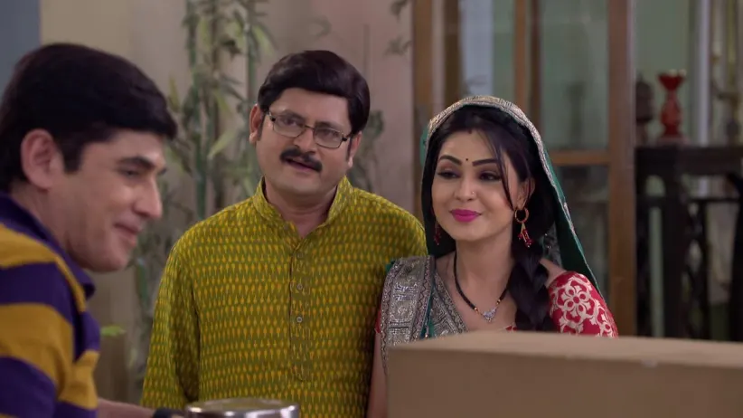 Tiwari and Vibhuti have an argument over Angoori - Bhabhi Ji Ghar Par Hai Highlights