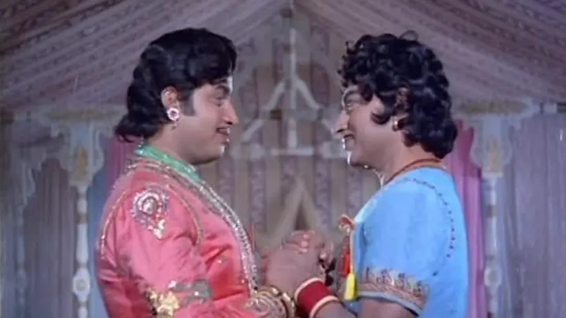 Dr. Rajkumar Birthday Special - Mayura - Mayura and Yuvaraja's dialogue