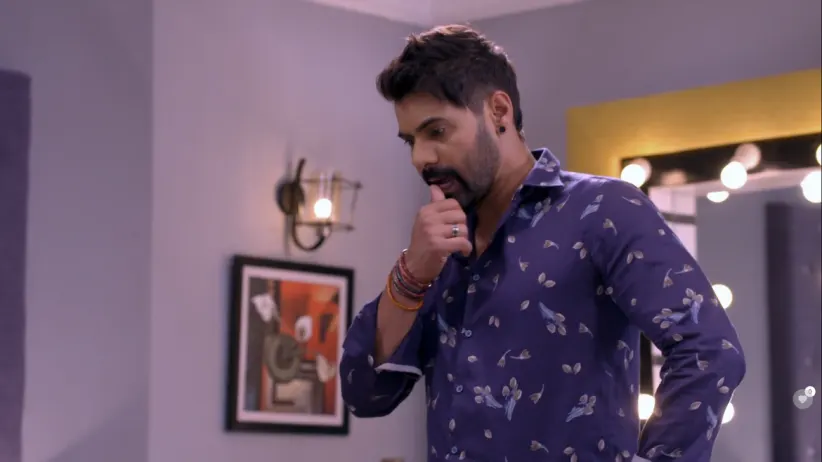 Pallavi's questioning puts everyone on the spot - Kumkum Bhagya